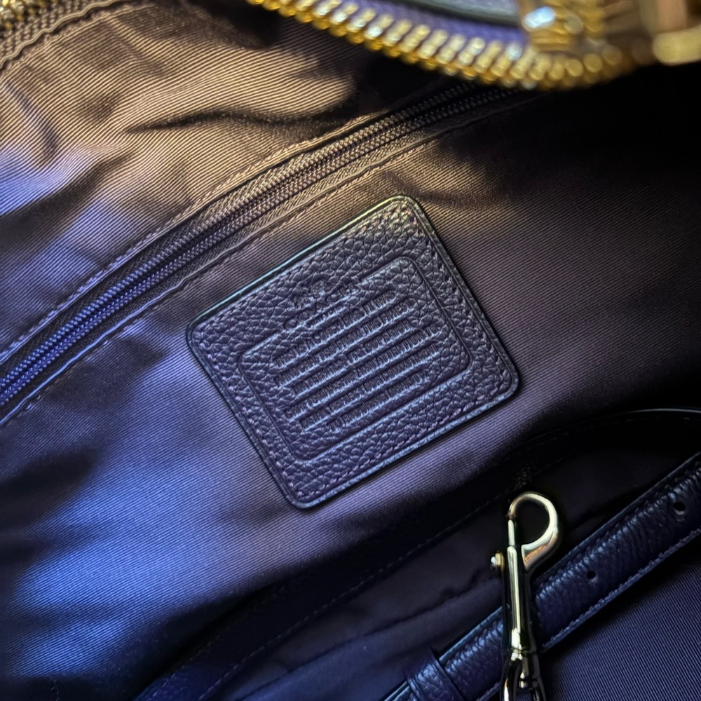 Coach Hobo bag in deep plum purple - Picture 3 of 5